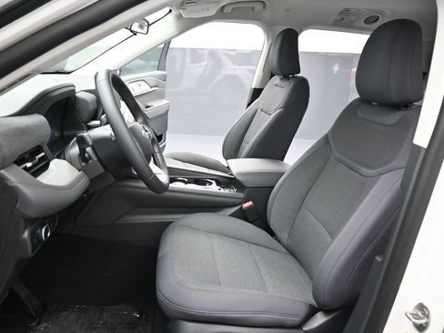 New 2026 Ford Explorer Active RWD image 9