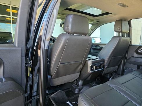 Used 2023 Chevrolet Silverado 1500 LTZ w/ LTZ Convenience Package II AWD/4WD image 18