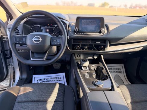 Certified 2025 Nissan Rogue SV image 13