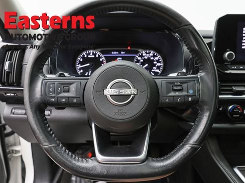 Used 2024 Nissan Pathfinder SV w/ SV Premium Package AWD/4WD image 10