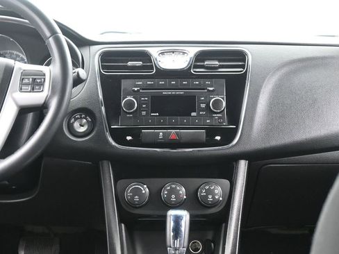 Used 2014 Chrysler 200 Touring image 25