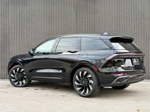New 2026 Lincoln Nautilus Reserve w/ Jet Appearance Package AWD/4WD image 4