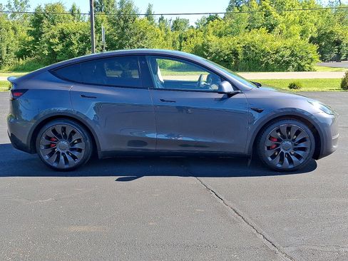 Used 2022 Tesla Model Y Performance AWD/4WD image 26