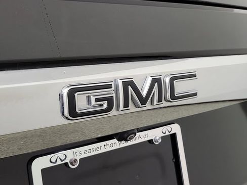 Used 2024 GMC Yukon SLT w/ SLT Luxury Package AWD/4WD image 5