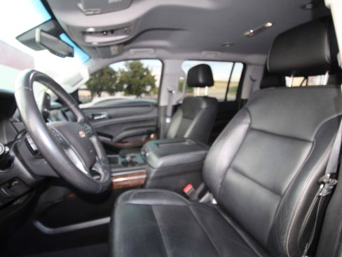 Used 2019 Chevrolet Suburban LT image 13