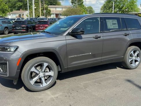New 2026 Jeep Grand Cherokee L Limited AWD/4WD image 3