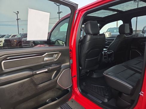 Used 2019 RAM 1500 Laramie image 12