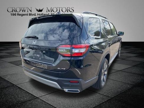 Used 2024 Honda Pilot Elite image 12