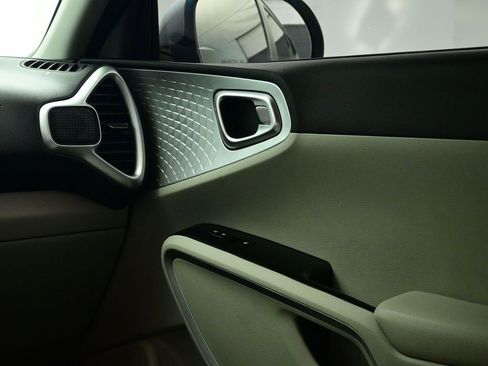 Used 2020 Kia Soul LX image 13