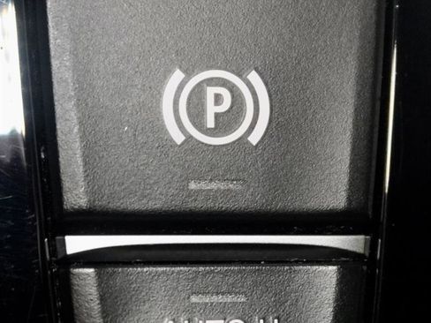 Used 2018 BMW 540i xDrive image 29