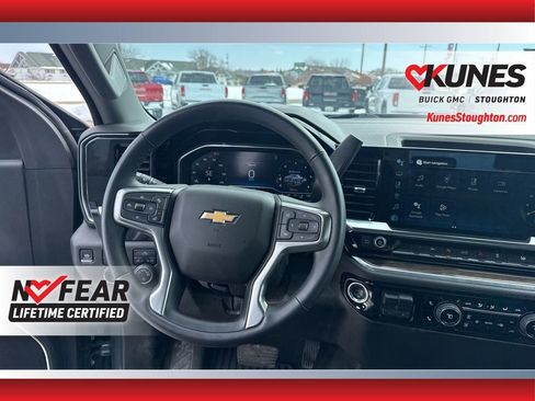 Used 2025 Chevrolet Silverado 1500 LT AWD/4WD image 33