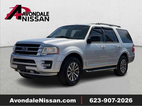 Used 2017 Ford Expedition XLT image 1