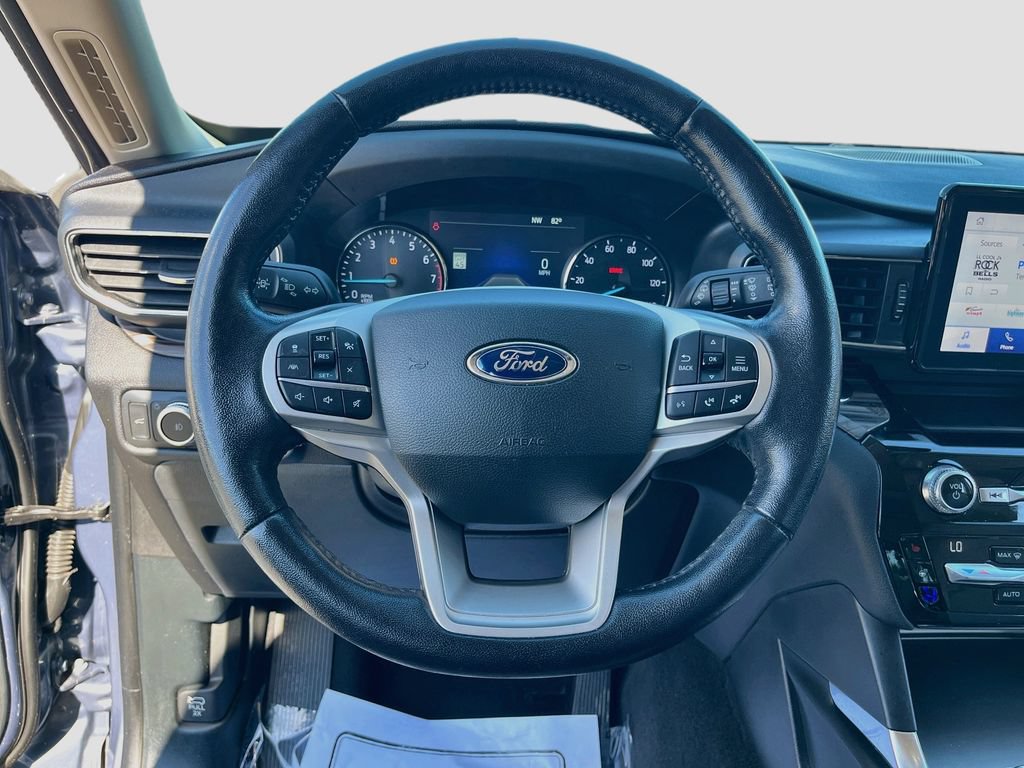 Used 2021 Ford Explorer Limited w/ Equipment Group 301A AWD/4WD image 11