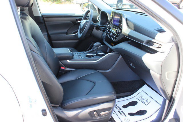 Used 2026 Toyota Highlander XLE AWD/4WD image 17