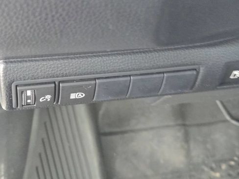 Used 2020 Toyota Corolla LE FWD image 17