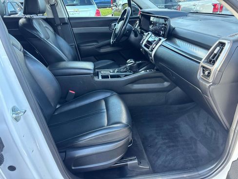 Used 2021 Kia Sorento S image 14