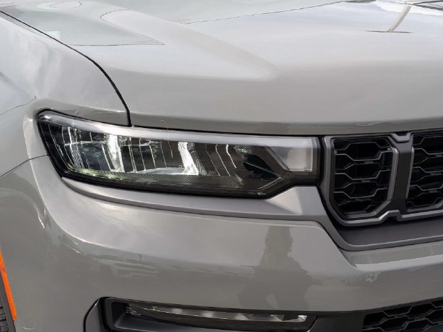 New 2027 Jeep Grand Cherokee Limited w/ Limited Altitude Package RWD image 10
