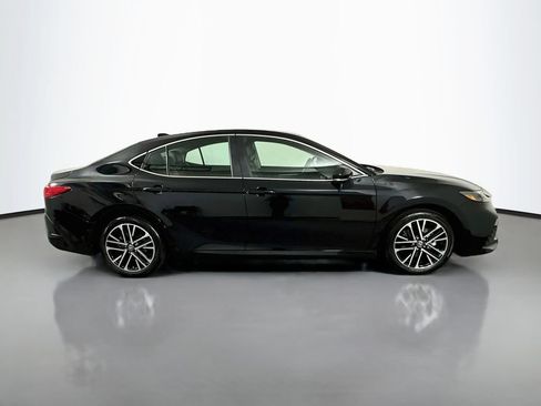 Used 2026 Toyota Camry XLE AWD/4WD image 4