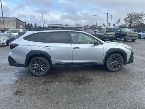 Used 2025 Subaru Outback Onyx Edition image 9