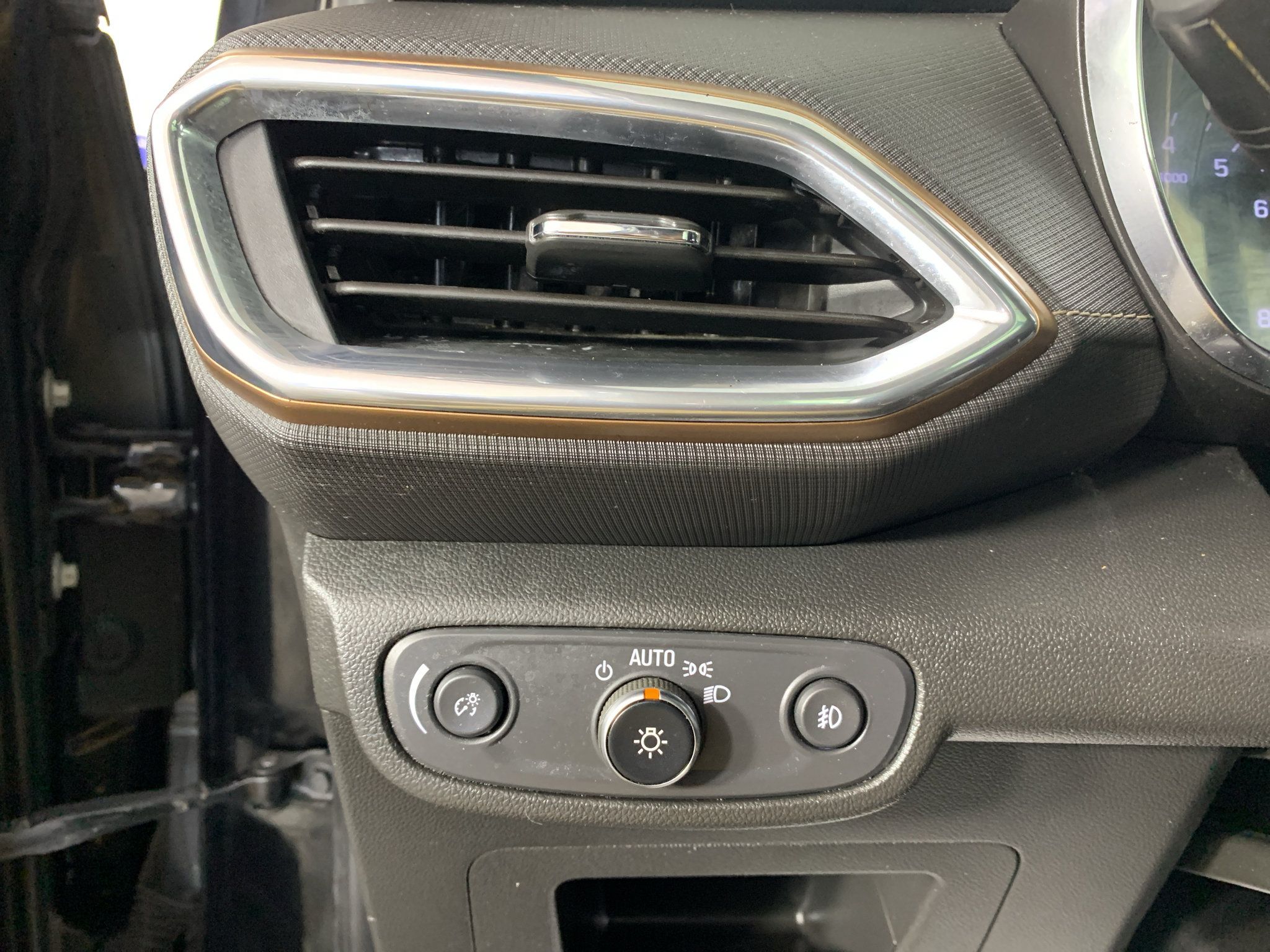Used 2021 Chevrolet TrailBlazer ACTIV w/ Sun and Liftgate Package FWD image 16