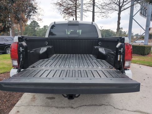 Certified 2023 Toyota Tacoma SR5 image 31