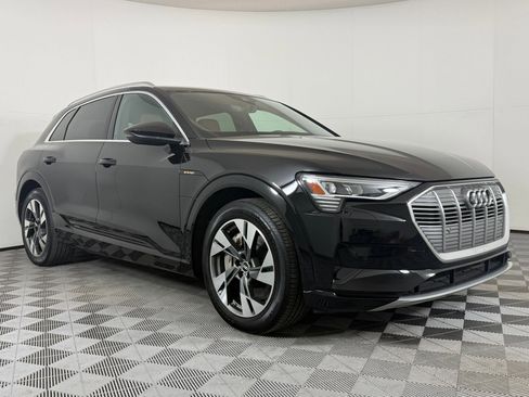 Used 2022 Audi e-tron Premium image 7