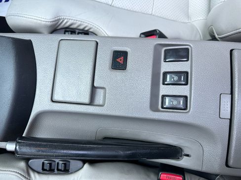 Used 2005 Nissan 350Z Touring image 39