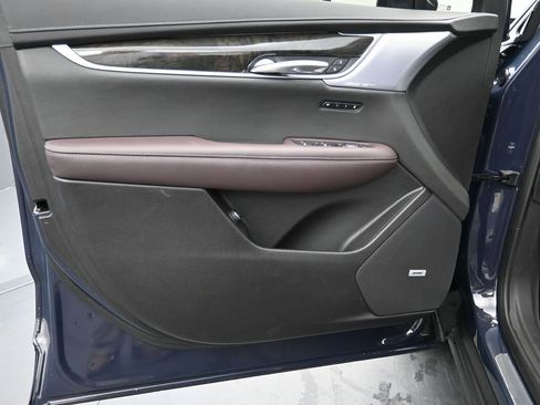 Used 2024 Cadillac XT6 Premium Luxury w/ Technology Package image 4