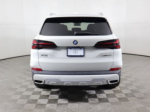 Used 2024 BMW X5 xDrive40i w/ Parking Assistance Package image 6