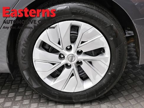 Used 2024 Nissan Altima 2.5 S FWD image 8