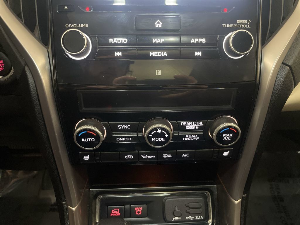 Used 2022 Subaru Ascent Limited w/ Technology Package AWD/4WD image 12