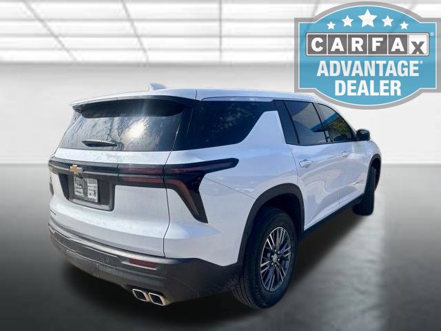 Used 2024 Chevrolet Traverse LS FWD image 2