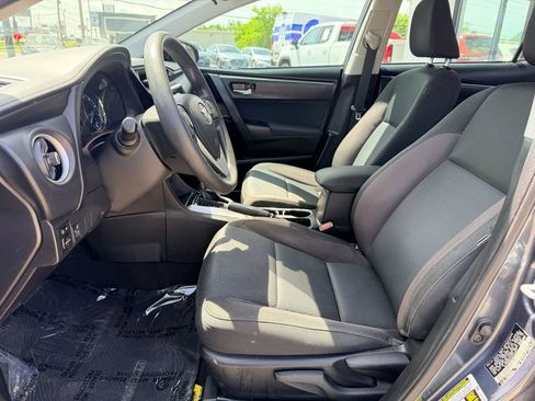 Used 2017 Toyota Corolla LE FWD image 11