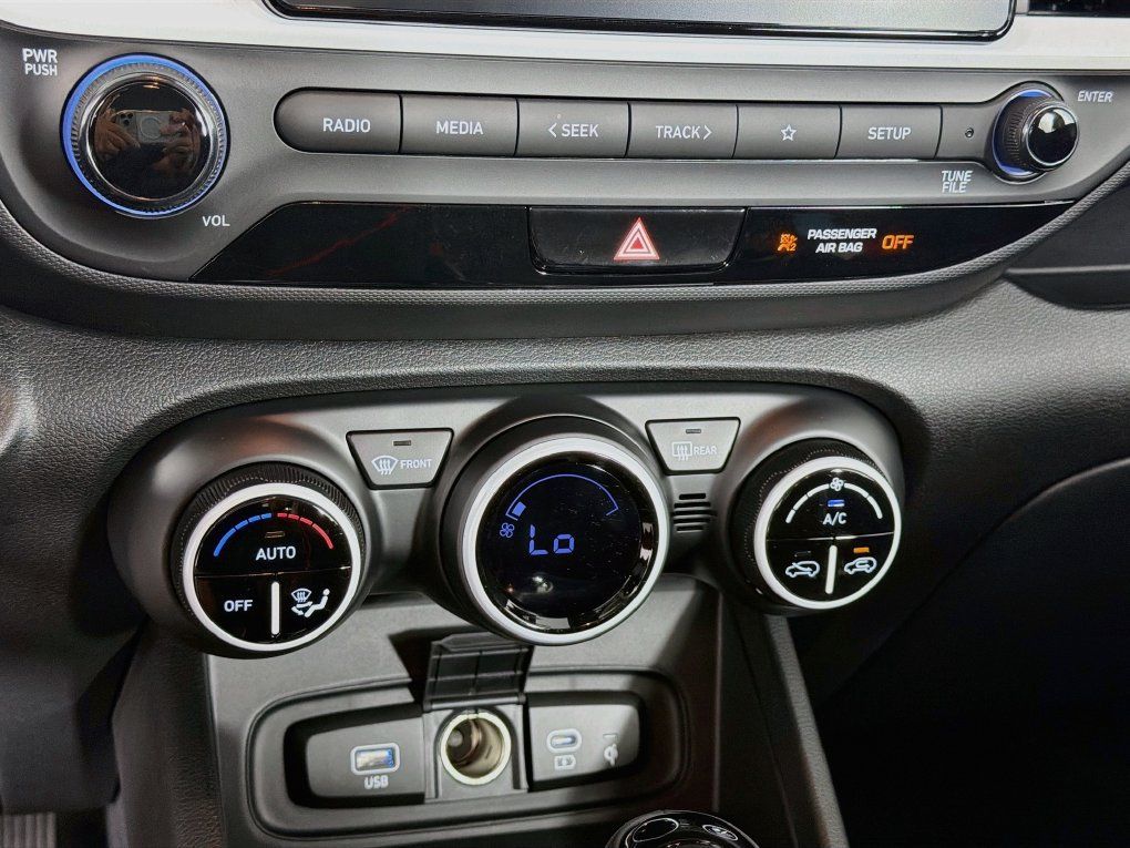 Used 2026 Hyundai Venue SEL FWD image 20