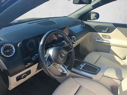 Used 2025 Mercedes-Benz GLA 250 image 10