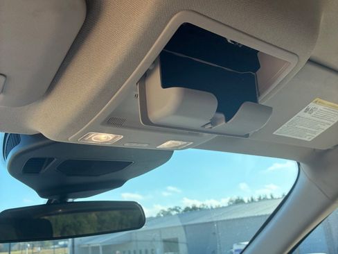 Used 2020 Ford Escape SE image 29