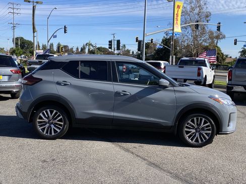 Certified 2024 Nissan Kicks SV image 2