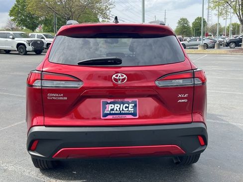Used 2025 Toyota Corolla Cross XLE image 6