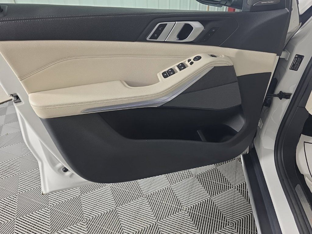 Used 2019 BMW X5 xDrive40i AWD/4WD image 11