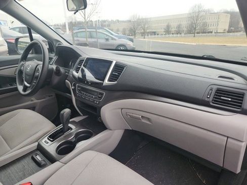 Used 2017 Honda Pilot EX image 18