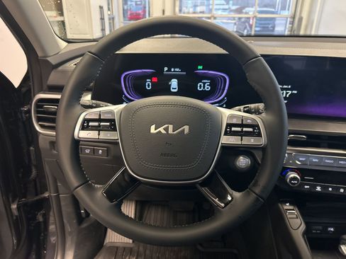 New 2025 Kia Telluride S image 19