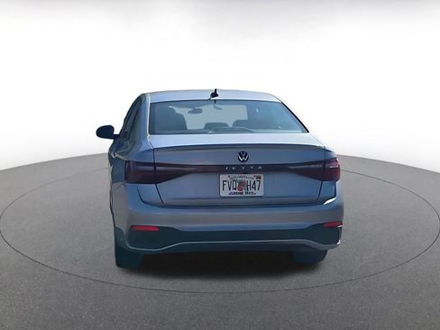 Used 2025 Volkswagen Jetta Sport image 12