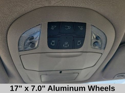 Used 2023 Chrysler Pacifica Touring-L FWD image 14