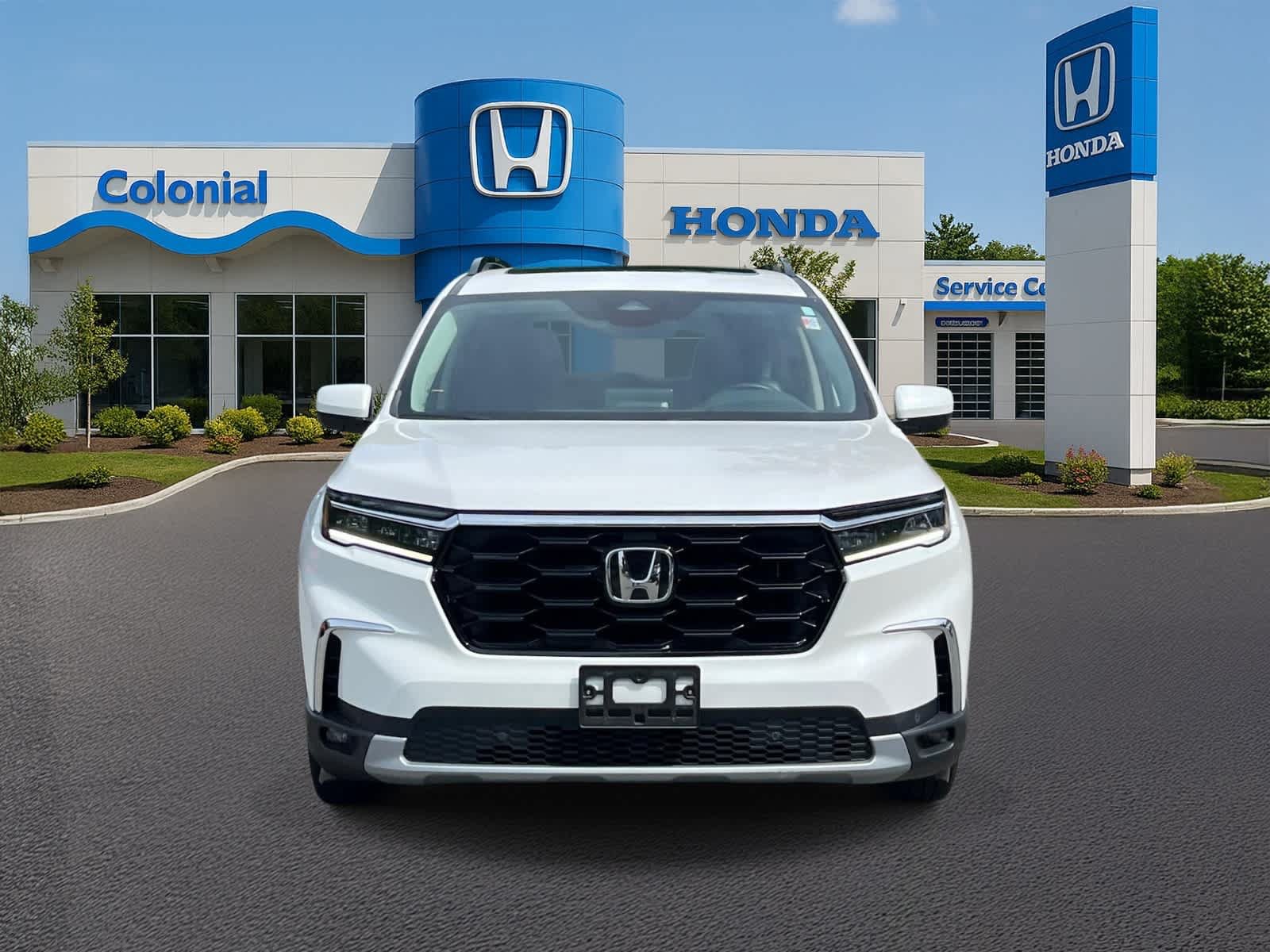 Used 2024 Honda Pilot Touring image 10