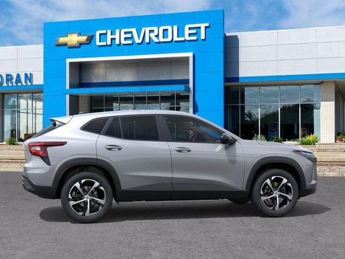New 2026 Chevrolet Trax RS w/ Driver Confidence Package FWD image 5
