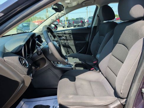 Used 2016 Chevrolet Cruze LT FWD image 8