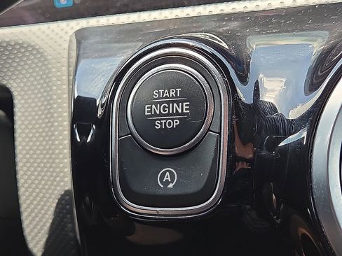 Used 2025 Mercedes-Benz CLA 250 4MATIC image 28