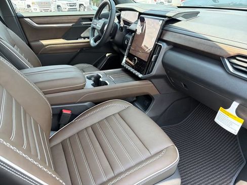 New 2026 GMC Acadia Denali Ultimate FWD image 21