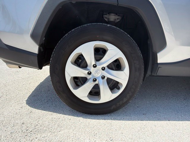 Used 2023 Toyota RAV4 LE FWD image 9