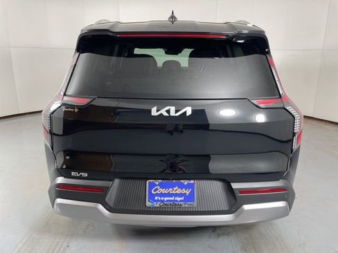 New 2026 Kia EV9 Wind image 7